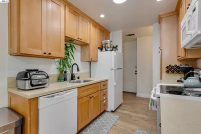 683 Center, Martinez, CA 94553 - Photo 9