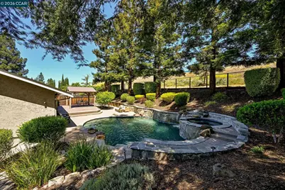 5515 Langford Ct, Concord, CA 94521 - Photo 33