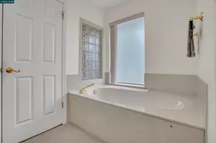 160 Meadow Brook Ct, Oakley, CA 94561 - Photo 35
