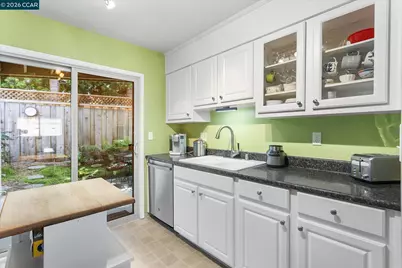 894 Lewelling Blvd #17, San Leandro, CA 94579 - Photo 9