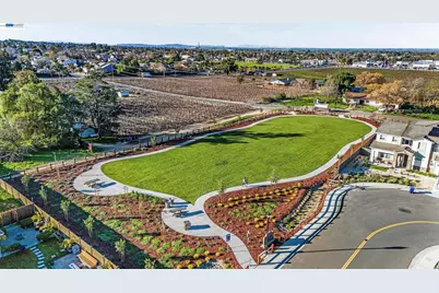 259 Eagle Nest Dr, Oakley, CA 94561 - Photo 57