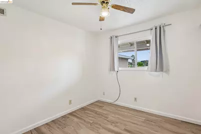 1917 Sequoia Dr, Martinez, CA 94553 - Photo 17