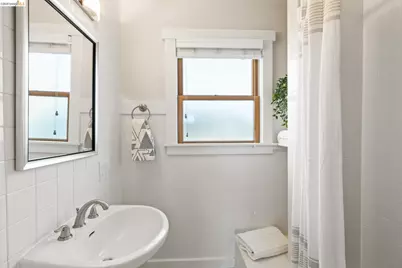 2434 Wilbur St, Oakland, CA 94602 - Photo 29