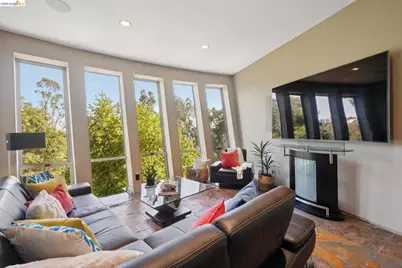 6343 Skyline Blvd, Oakland, CA 94611 - Photo 51