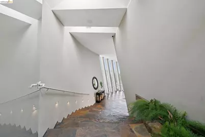 6343 Skyline Blvd, Oakland, CA 94611 - Photo 5