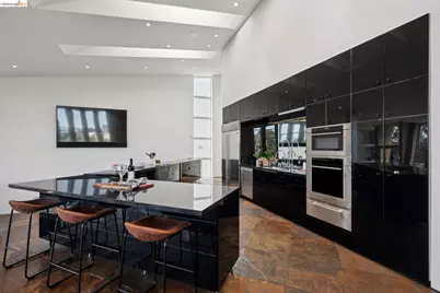 6343 Skyline Blvd, Oakland, CA 94611 - Photo 11