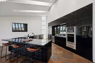 6343 Skyline Blvd, Oakland, CA 94611 - Photo 11