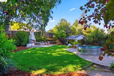 447 Cumberland Dr, Pleasant Hill, CA 94523 - Photo 65