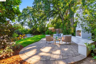 447 Cumberland Dr, Pleasant Hill, CA 94523 - Photo 61