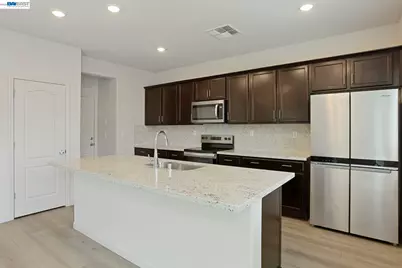3046 Tinsley St, Manteca, CA 95337 - Photo 9