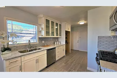 7856 Ney Ave, Oakland, CA 94605 - Photo 7