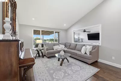 3309 Bluejay Dr, Antioch, CA 94509 - Photo 13