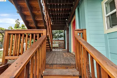679 28th St, Oakland, CA 94608 - Photo 27