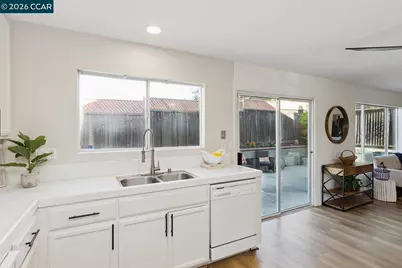 592 Ross, Martinez, CA 94553 - Photo 7