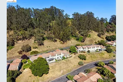 57 Thousand Oaks St, Oakland, CA 94605 - Photo 41