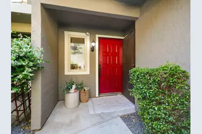 57 Thousand Oaks St, Oakland, CA 94605 - Photo 5