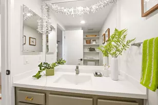 57 Thousand Oaks St, Oakland, CA 94605 - Photo 23