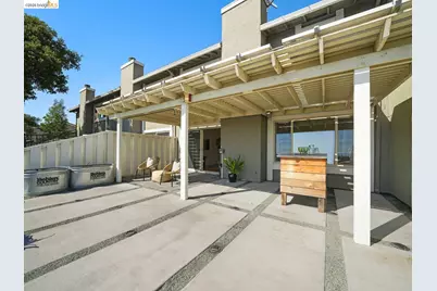 57 Thousand Oaks St, Oakland, CA 94605 - Photo 11