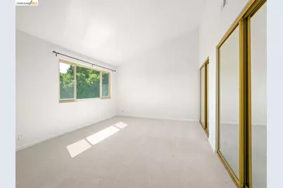 57 Thousand Oaks St, Oakland, CA 94605 - Photo 25