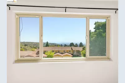57 Thousand Oaks St, Oakland, CA 94605 - Photo 27