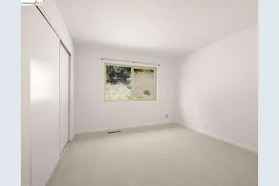 57 Thousand Oaks St, Oakland, CA 94605 - Photo 31
