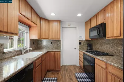 2259 Shasta Ct, Martinez, CA 94553 - Photo 13