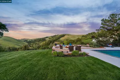 1933 Joseph Dr, Moraga, CA 94556 - Photo 63