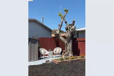1137 Seminary Ave, Oakland, CA 94621 - Photo 3