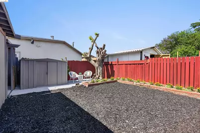 1137 Seminary Ave, Oakland, CA 94621 - Photo 15