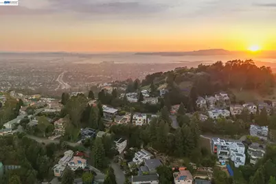 6874 Buckingham Boulevard, Berkeley, CA 94705 - Photo 59