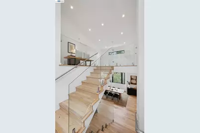 6874 Buckingham Boulevard, Berkeley, CA 94705 - Photo 13