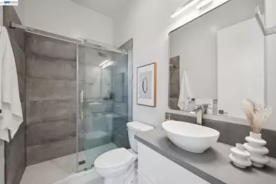 6874 Buckingham Boulevard, Berkeley, CA 94705 - Photo 49