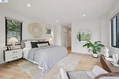 6874 Buckingham Boulevard, Berkeley, CA 94705 - Photo 31