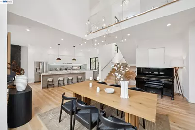 6874 Buckingham Boulevard, Berkeley, CA 94705 - Photo 15
