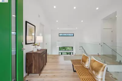 6874 Buckingham Boulevard, Berkeley, CA 94705 - Photo 11