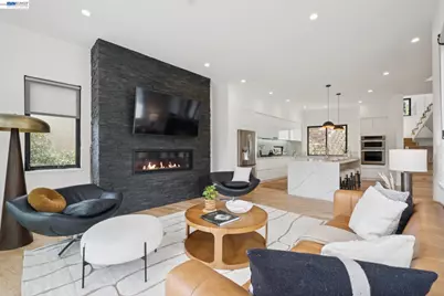 6874 Buckingham Boulevard, Berkeley, CA 94705 - Photo 23