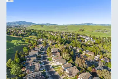 7921 Crossridge Dr, Dublin, CA 94568 - Photo 43