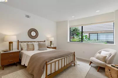 45 Schooner Hl, Oakland, CA 94618 - Photo 35