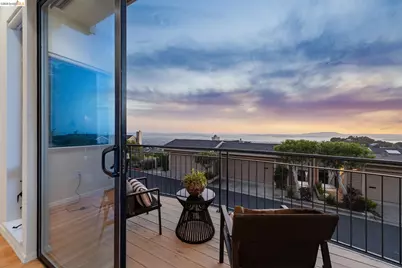 45 Schooner Hl, Oakland, CA 94618 - Photo 51