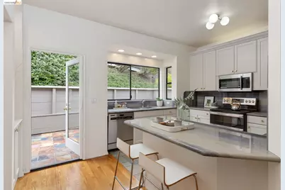 45 Schooner Hl, Oakland, CA 94618 - Photo 19