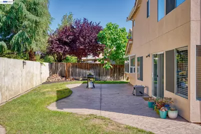 1930 Tahoe Cir, Tracy, CA 95376 - Photo 29
