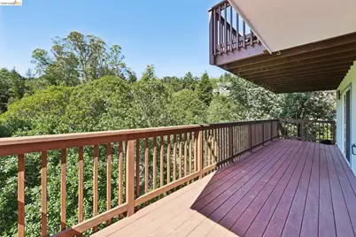 6643 Aitken Dr, Oakland, CA 94611 - Photo 35