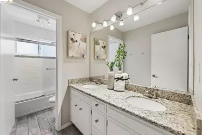 6643 Aitken Dr, Oakland, CA 94611 - Photo 25