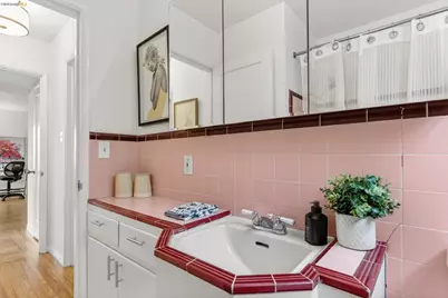 1825 Highland Pl #1827, Berkeley, CA 94709 - Photo 13