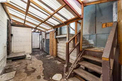 1528 International Blvd, Oakland, CA 94606 - Photo 27
