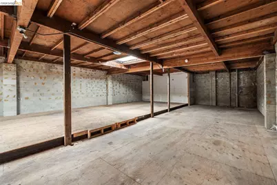 1528 International Blvd, Oakland, CA 94606 - Photo 9