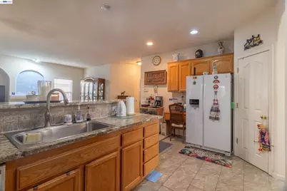 4227 Bayonne Ct, Stockton, CA 95206 - Photo 7