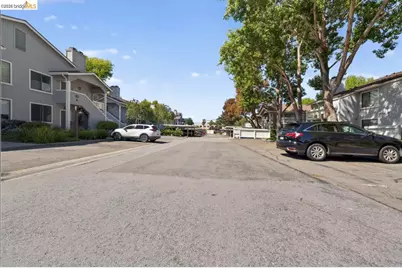 91 Schooner Ct, Richmond, CA 94804 - Photo 3