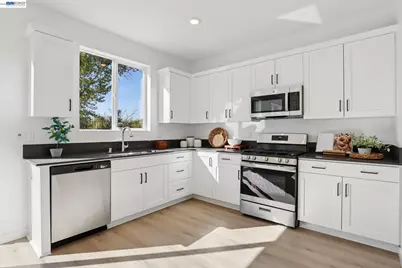 852 Pecan Tree Ln, Galt, CA 95632 - Photo 13