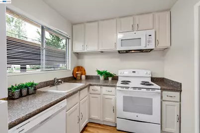 42915 Corte Verde, Fremont, CA 94539 - Photo 7